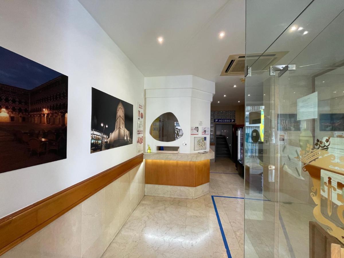 Condedu Hotel บาดาฮอส ภายนอก รูปภาพ