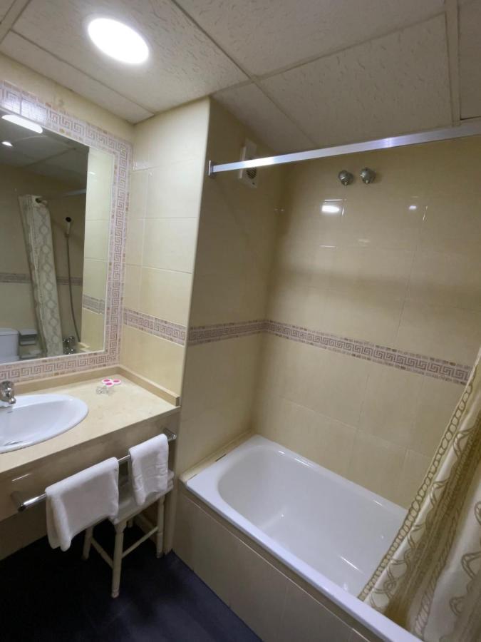 Condedu Hotel บาดาฮอส ภายนอก รูปภาพ